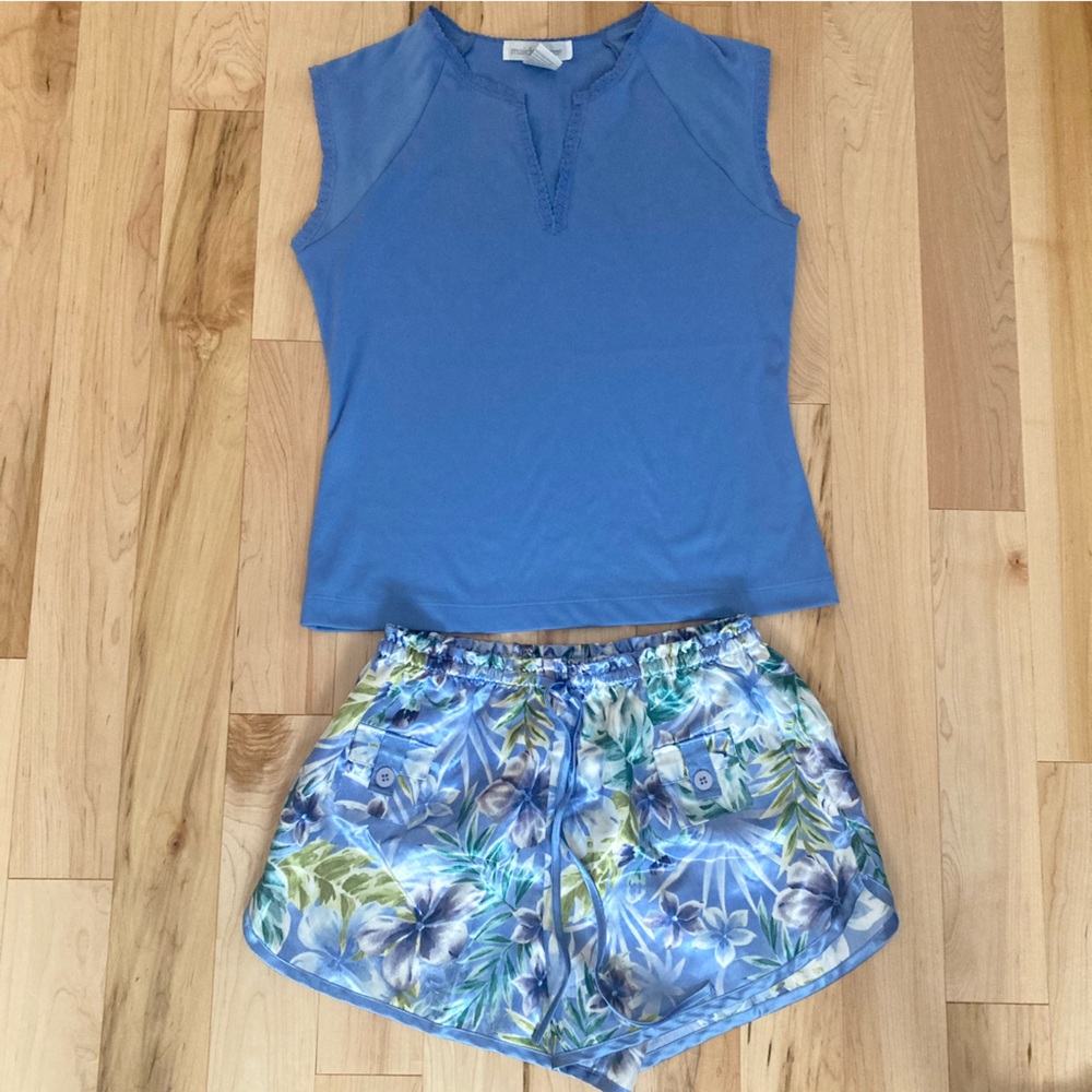 Maidenform 2-piece pajama/lounge set- Tank & Floral Shorts Med-runs small, NWOT